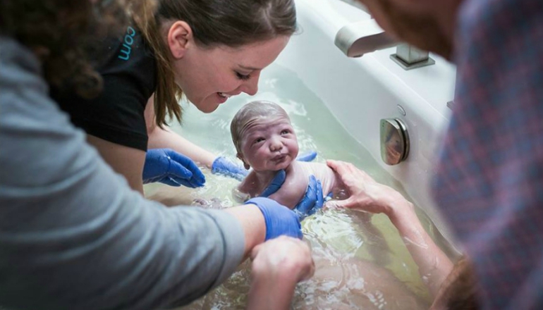 Baby's First Moments of Life: Powerful Photos of Women Giving Birth