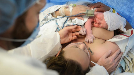 13 Stunning Photos That Perfectly Capture the Beauty of Giving Birth 13 Stunning Photos That Perfectly Capture the Beauty of Giving Birth