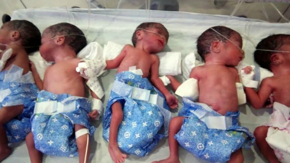 25-Year-Old Young Mom Gives Birth to Quintuplets