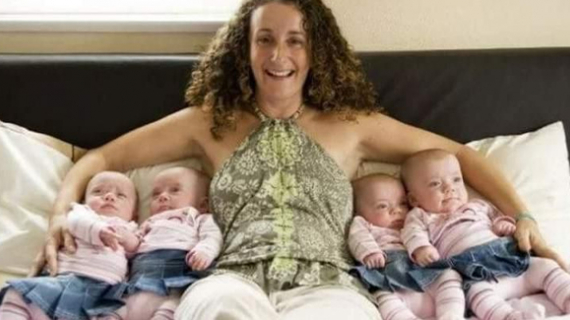 A Woman Gave Birth To Identical Quadruplets 14 Years Ago, Now They Are Like Two Drops Of Water With Their Mother