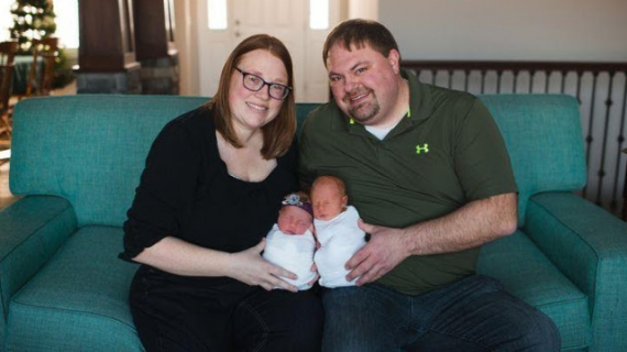 Photographer Captures Heart-Rending Last Moments Of Baby Twins Short Life
