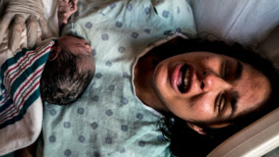 The Photos Of This Strong And Blind Mum Giving Birth Will Touch Your Heart Today