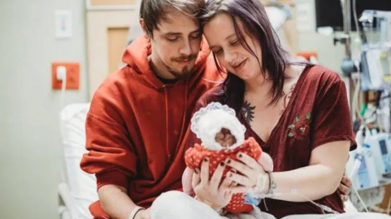 To Donate Organs To Others In Need, A Mother Carries A Fatally Ill Baby In Her Womb For The Full Term