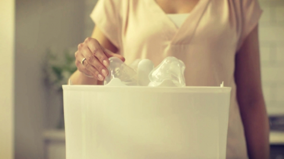 A Visual Guide: How to Clean and Sterilise Baby Bottles?