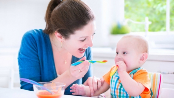 Baby Feeding - When Should You Start To Feed Solid Food?