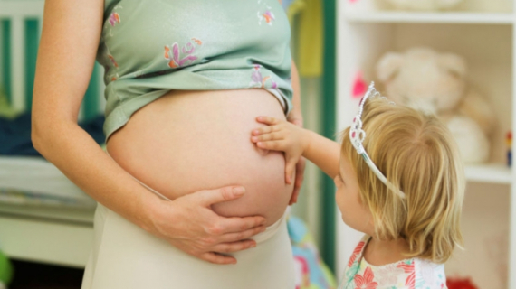 How and When to Tell Your Kids You Are Pregnant?