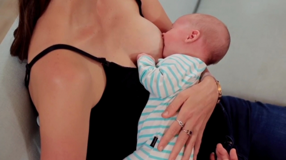 How to Breastfeed Using The Thompson Method?
