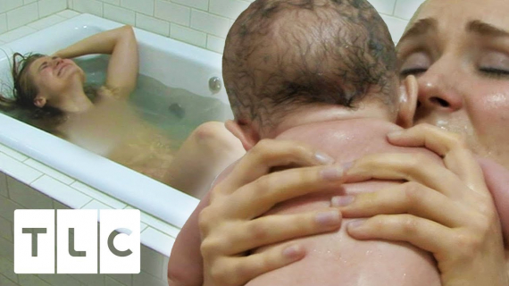 Mum Delivers Baby In The Bathtub Without Any Help 