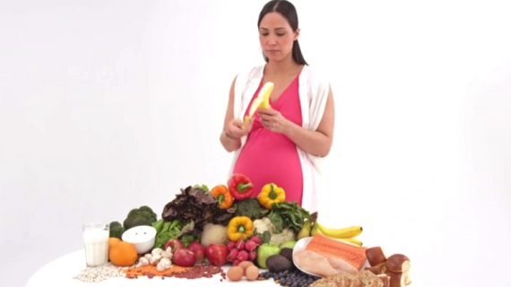 Pregnancy Nutrition: Tips for What You Eat Each Day