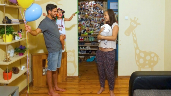 Pregnancy Time-Lapse - Before You Know, Three Turns Into Four!
