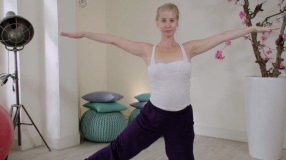 Prenatal Pilates: Kneeling Side Stretch