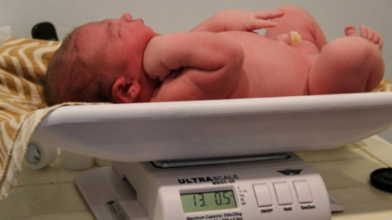 Teacher Gives Birth to 13-Pound Baby Naturally